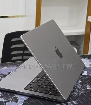New Laptop Apple MacBook Pro 2023 M3 Pro 8GB Apple M3 Pro SSD 512GB