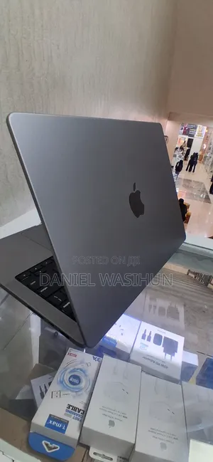 New Laptop Apple MacBook Pro 2021 M1 32GB Apple M1 Max SSD 512GB