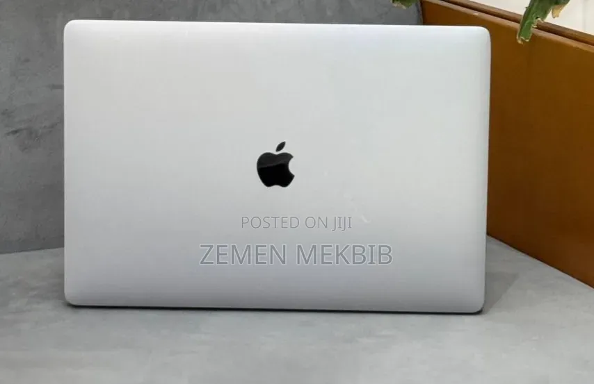 New Laptop Apple MacBook Pro 2019 32GB Intel Core i9 SSD 512GB