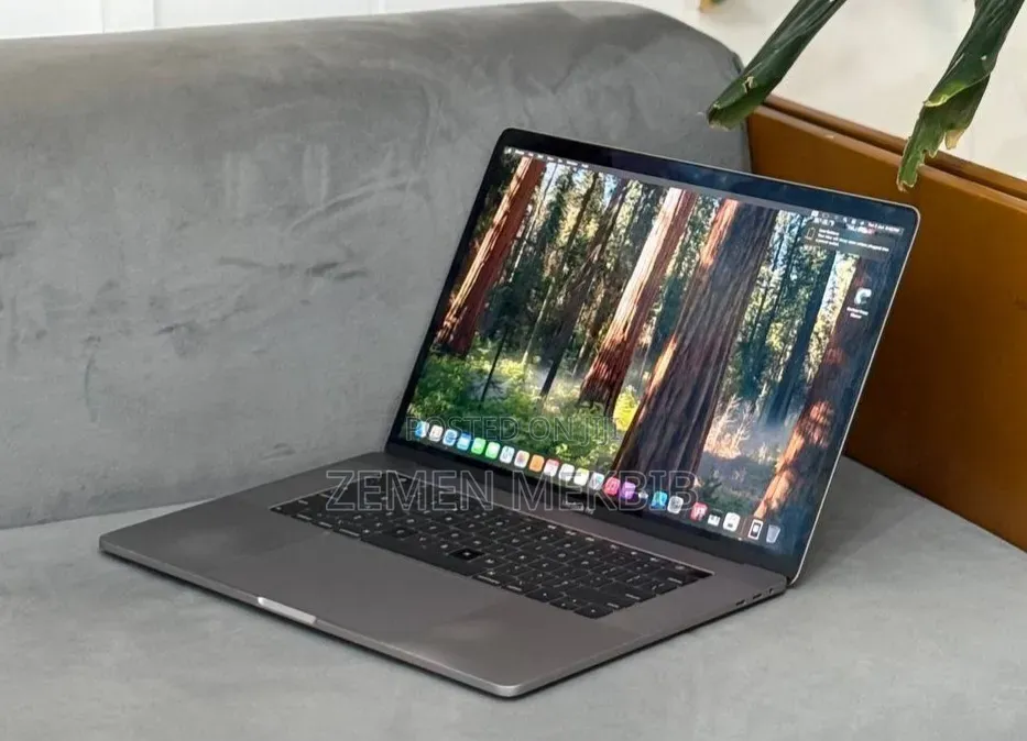 New Laptop Apple MacBook Pro 2019 32GB Intel Core i9 SSD 512GB