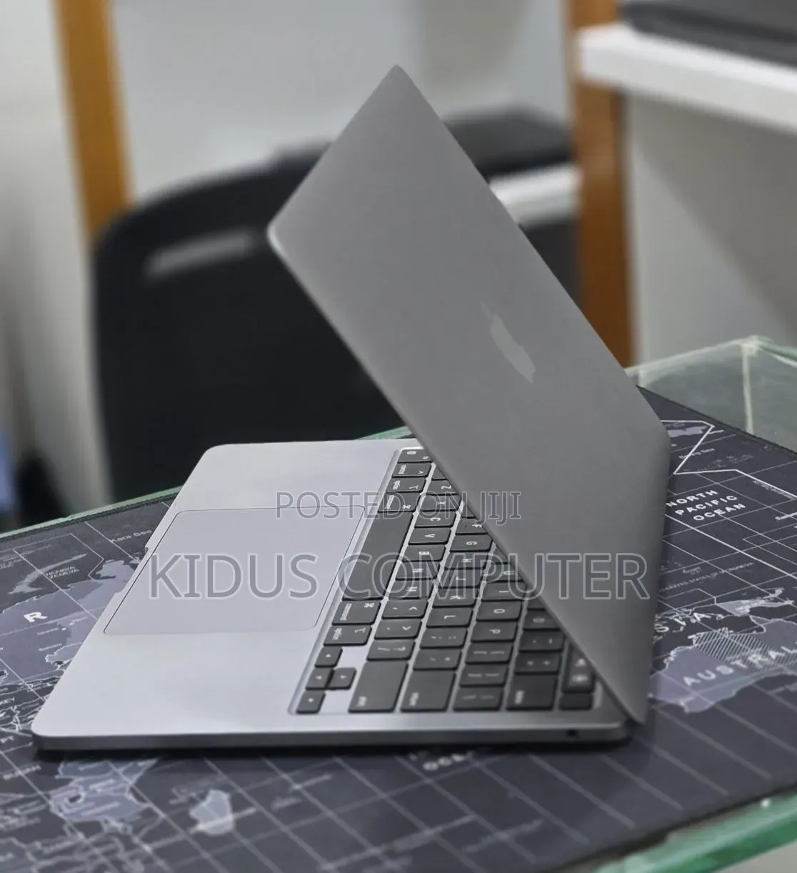 New Laptop Apple MacBook Pro 2020 M1 16GB Apple M1 SSD 256GB