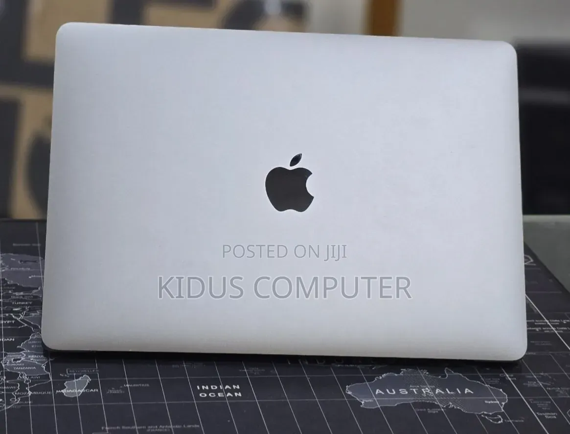 New Laptop Apple MacBook Pro 2020 M1 16GB Apple M1 SSD 256GB