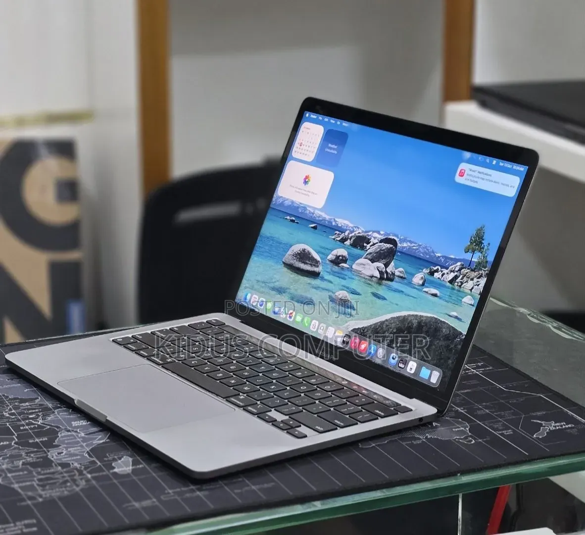 New Laptop Apple MacBook Pro 2020 M1 16GB Apple M1 SSD 256GB