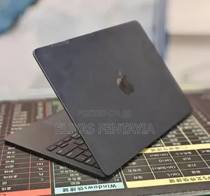 New Laptop Apple MacBook Air 2022 M2 8GB Intel Core i5 SSD 512GB