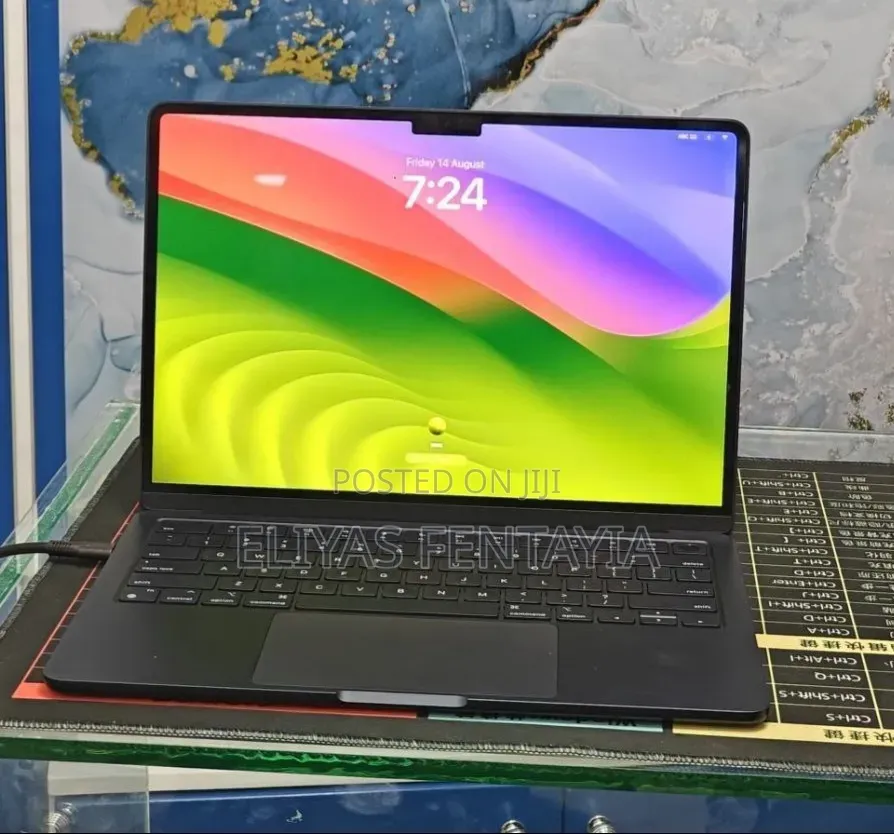 New Laptop Apple MacBook Air 2022 M2 8GB Intel Core i5 SSD 512GB