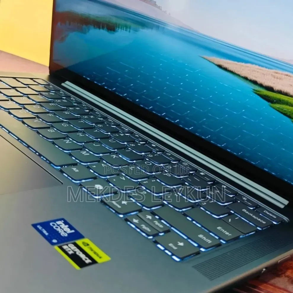 New Laptop Lenovo Yoga Pro 9i Aura Edition 32GB Intel Core i9 SSD 512GB