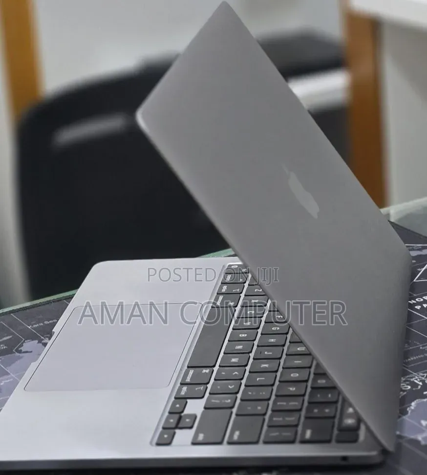 New Laptop Apple MacBook Pro 2020 M1 16GB Apple M1 SSD 256GB
