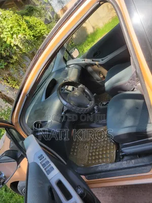 Toyota Yaris 2005 Orange