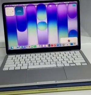 New Laptop Apple MacBook Pro 2020 M1 8GB Intel SSD 256GB