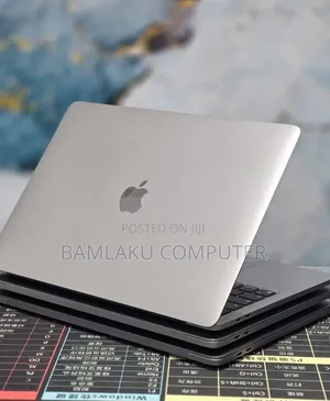 New Laptop Apple MacBook Pro 2020 M1 8GB Apple M1 Pro SSD 512GB