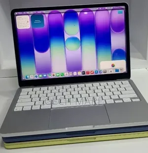 New Laptop Apple MacBook Pro 2020 M1 8GB Intel SSD 256GB