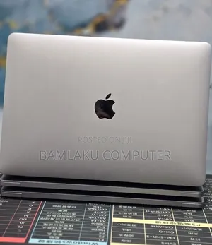 New Laptop Apple MacBook Pro 2020 M1 8GB Apple M1 Pro SSD 512GB