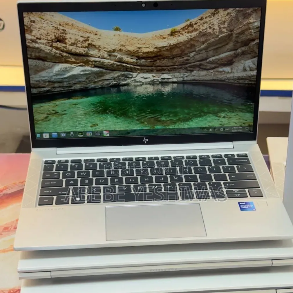 New Laptop HP EliteBook 830 G8 8GB Intel Core i7 SSD 512GB