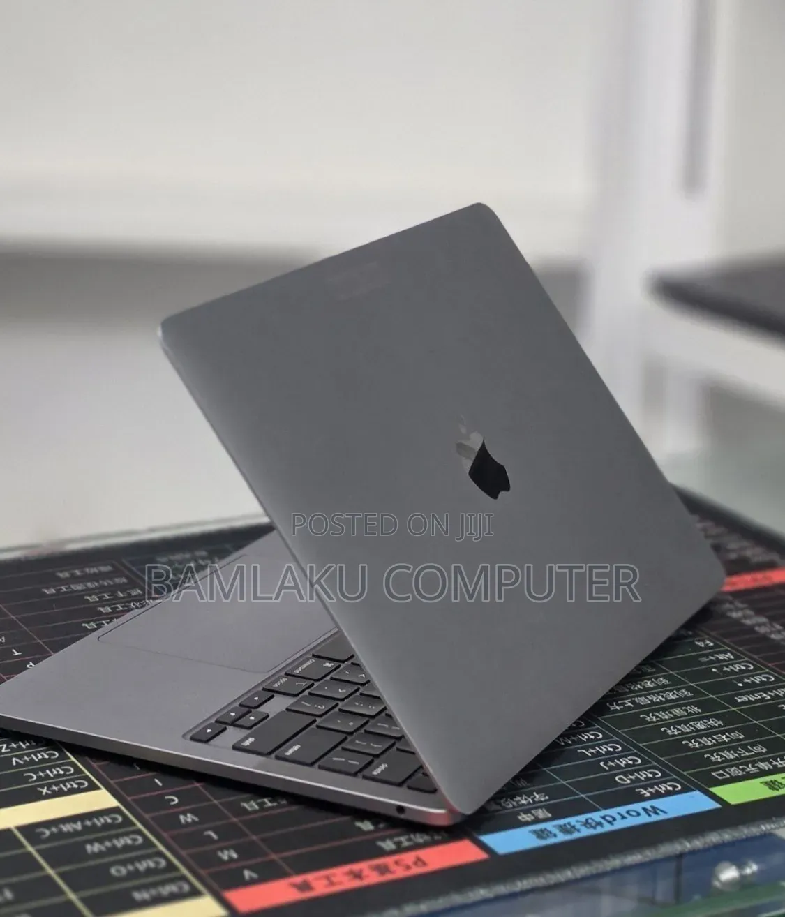 New Laptop Apple MacBook Pro 2020 M1 16GB Apple M1 Pro SSD 512GB