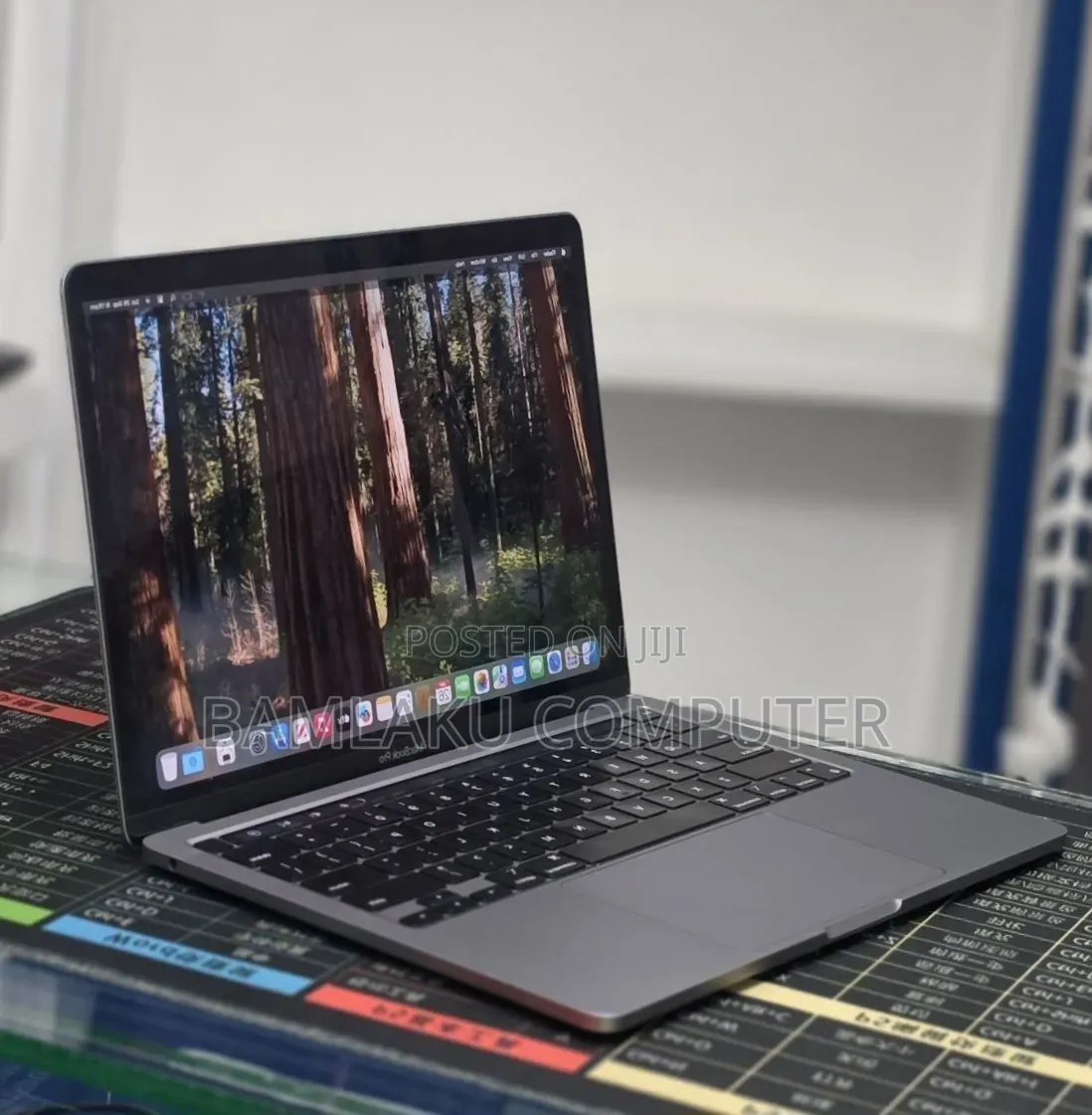 New Laptop Apple MacBook Pro 2020 M1 16GB Apple M1 Pro SSD 512GB