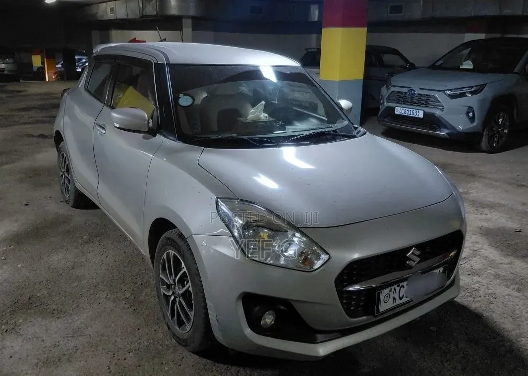 Suzuki Swift 2022 Gray