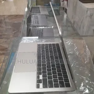 New Laptop Apple MacBook Air 2022 M2 16GB Apple M2 SSD 1T