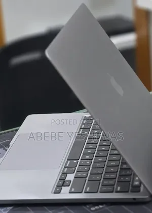 New Laptop Apple MacBook Pro 2020 M1 16GB Apple M1 Pro SSD 256GB