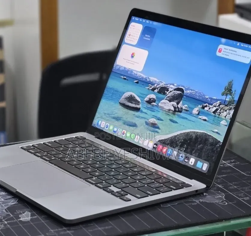 New Laptop Apple MacBook Pro 2020 M1 16GB Apple M1 Pro SSD 256GB