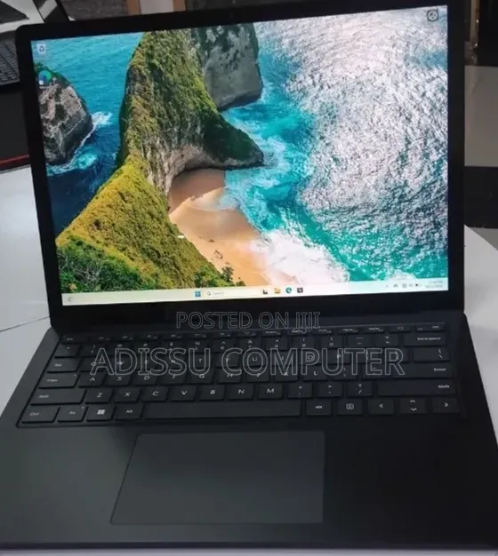 New Laptop Microsoft Surface 16GB Intel Core i7 SSD 512GB