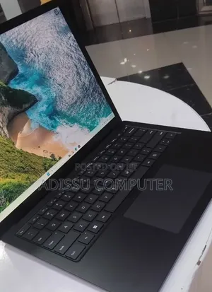 New Laptop Microsoft Surface 16GB Intel Core i7 SSD 512GB