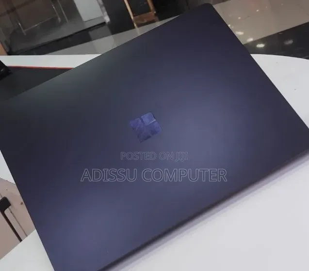New Laptop Microsoft Surface 16GB Intel Core i7 SSD 512GB