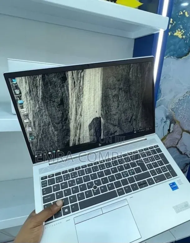New Laptop HP EliteBook 850 G8 16GB Intel Core i5 SSD 512GB