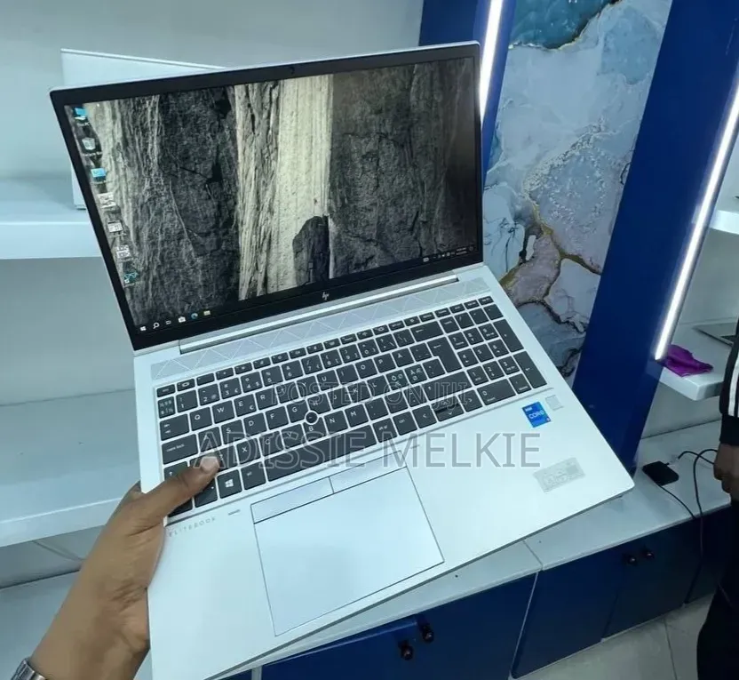 New Laptop HP EliteBook 850 G8 16GB Intel Core i5 SSD 512GB