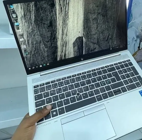 New Laptop HP EliteBook 850 G8 16GB Intel Core i5 SSD 512GB