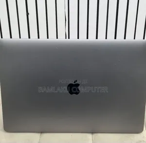 New Laptop Apple MacBook Pro 2019 16GB Intel Core i9 SSD 512GB