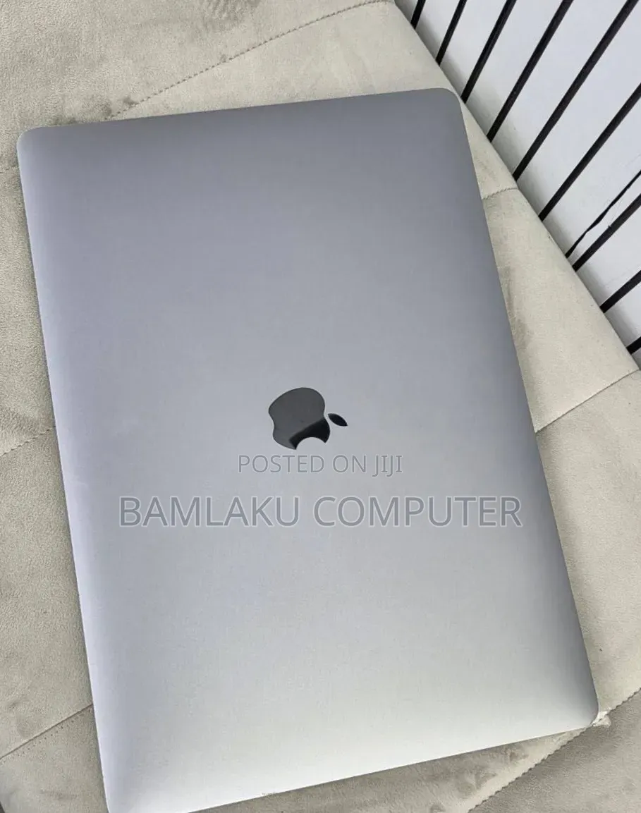 New Laptop Apple MacBook Pro 2019 16GB Intel Core i9 SSD 512GB