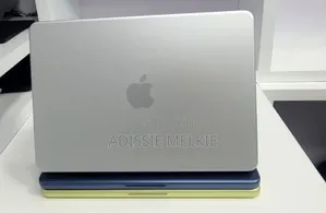 New Laptop Apple 8GB SSD 256GB