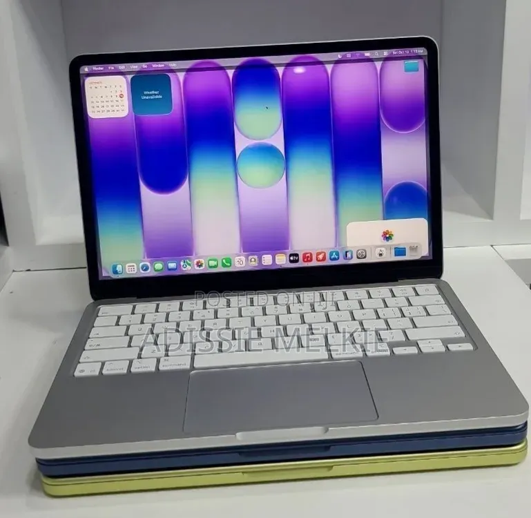 New Laptop Apple 8GB SSD 256GB