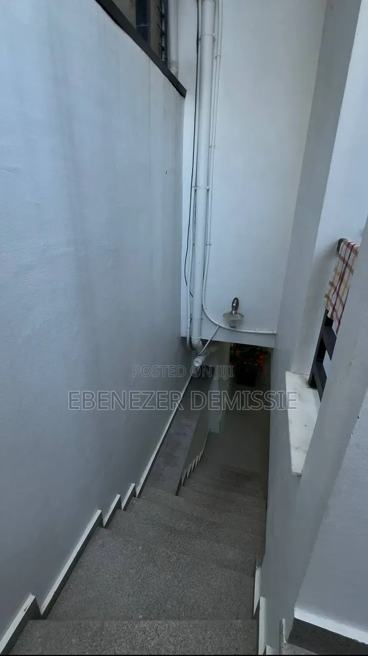 Furnished 6bdrm House in Yeka for rent