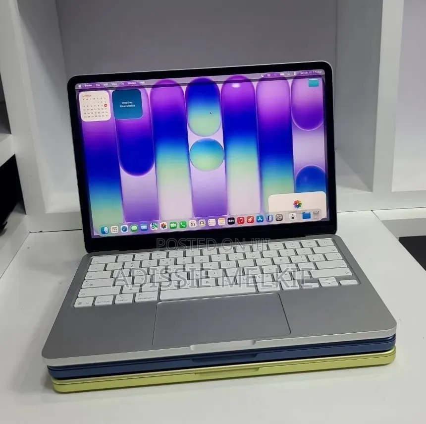 New Laptop Apple 8GB SSD 256GB