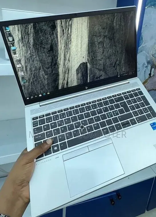 New Laptop HP EliteBook 850 G8 16GB Intel Core i5 SSD 512GB