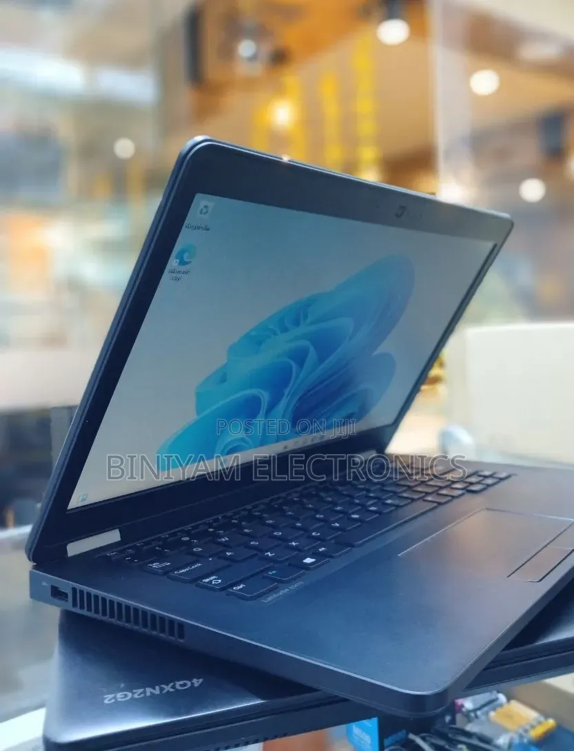 New Laptop Dell Latitude 14 E5470 4GB Intel Core i3 SSD 128GB