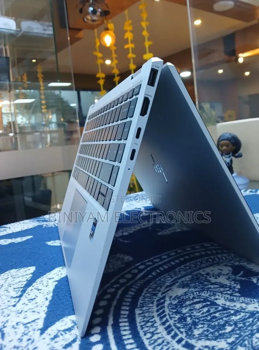 New Laptop HP EliteBook 1040 G8 16GB Intel Core i5 SSD 512GB