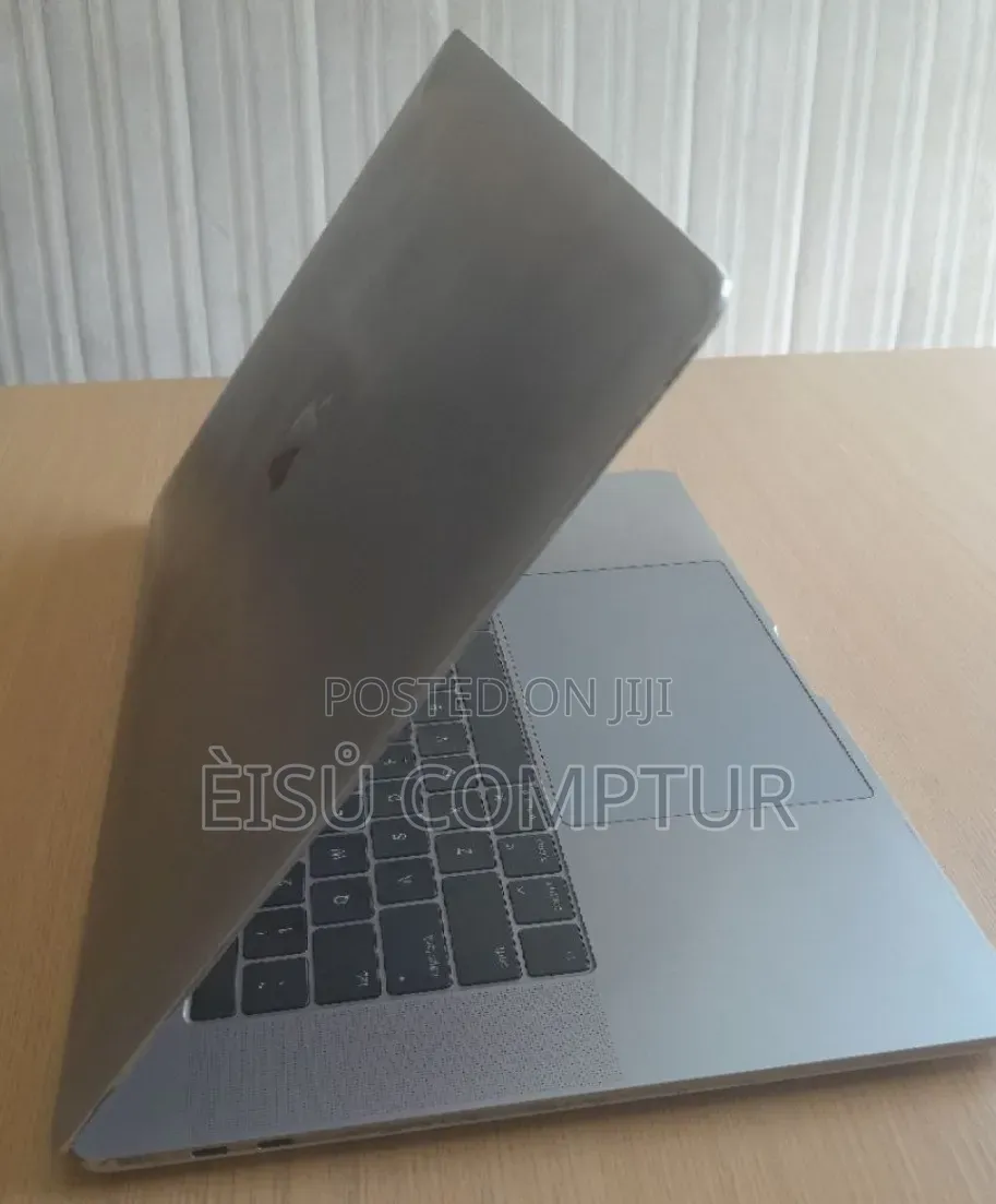 New Laptop Apple MacBook 2016 16GB Intel Core i7 SSD 512GB