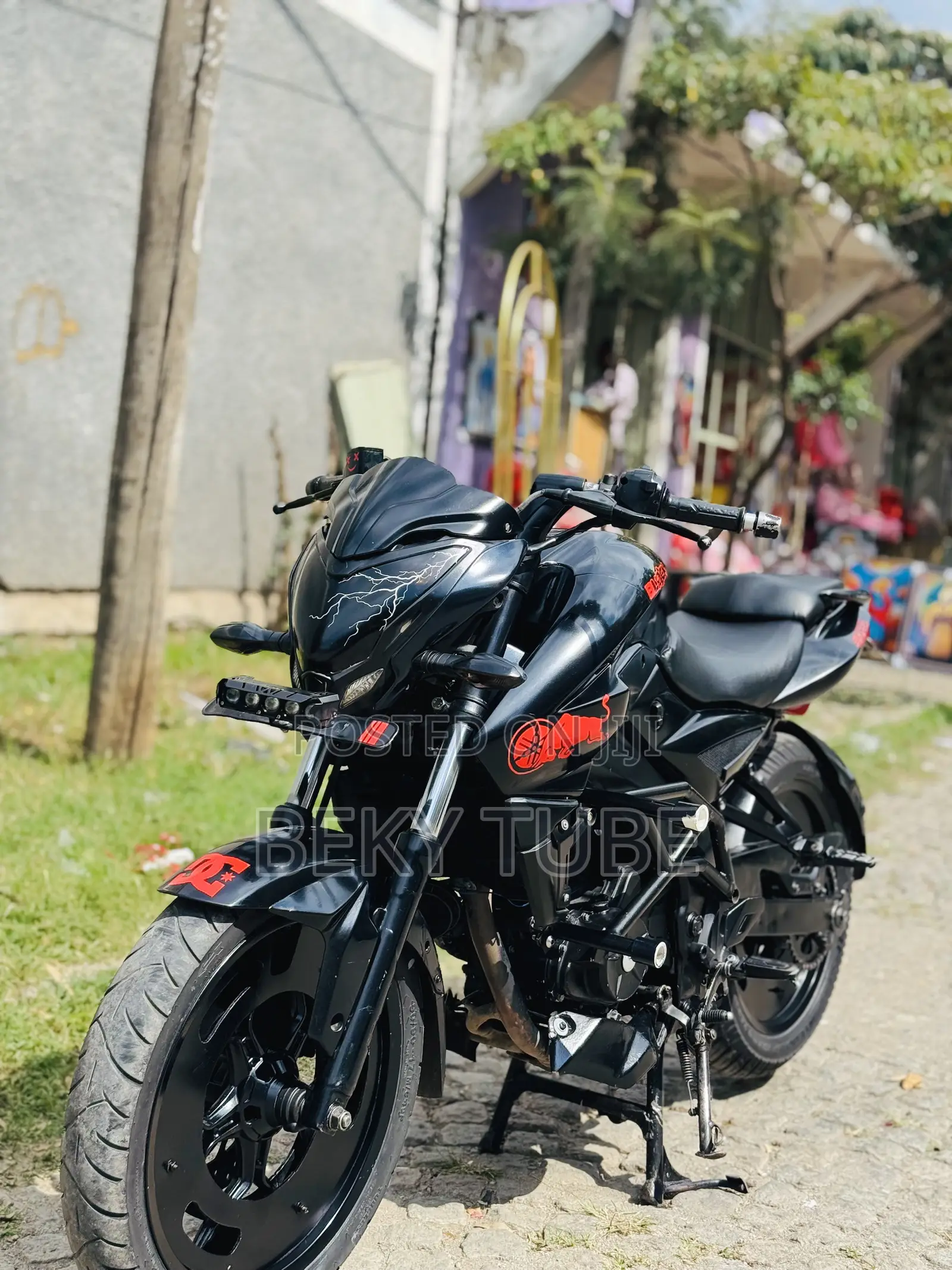Bajaj Avenger 200 2015 Black
