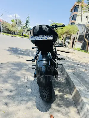 Bajaj Avenger 200 2015 Black