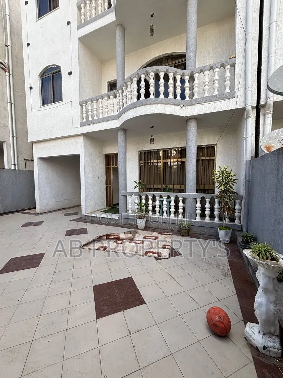 Furnished 6bdrm Villa in Garment, Nifas Silk-Lafto for sale