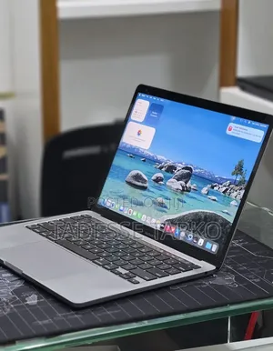 New Laptop Apple MacBook Pro 2020 M1 16GB Apple M1 Pro SSD 256GB
