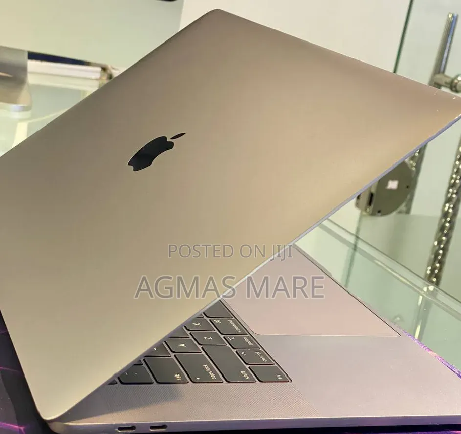 New Laptop Apple MacBook Pro 2019 32GB Intel Core i9 SSD 512GB