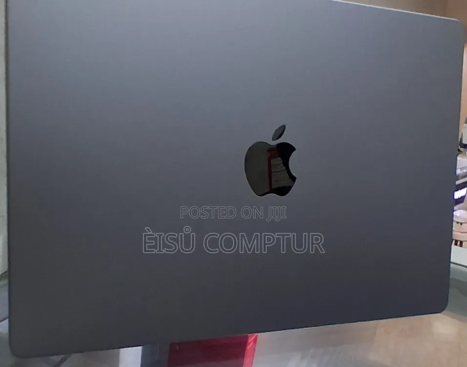 New Laptop Apple MacBook Pro 2021 M1 32GB Apple M1 Max SSD 512GB