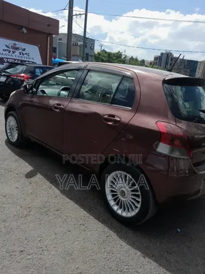 Toyota Yaris Base Hatchback 3dr 2010 Burgundy