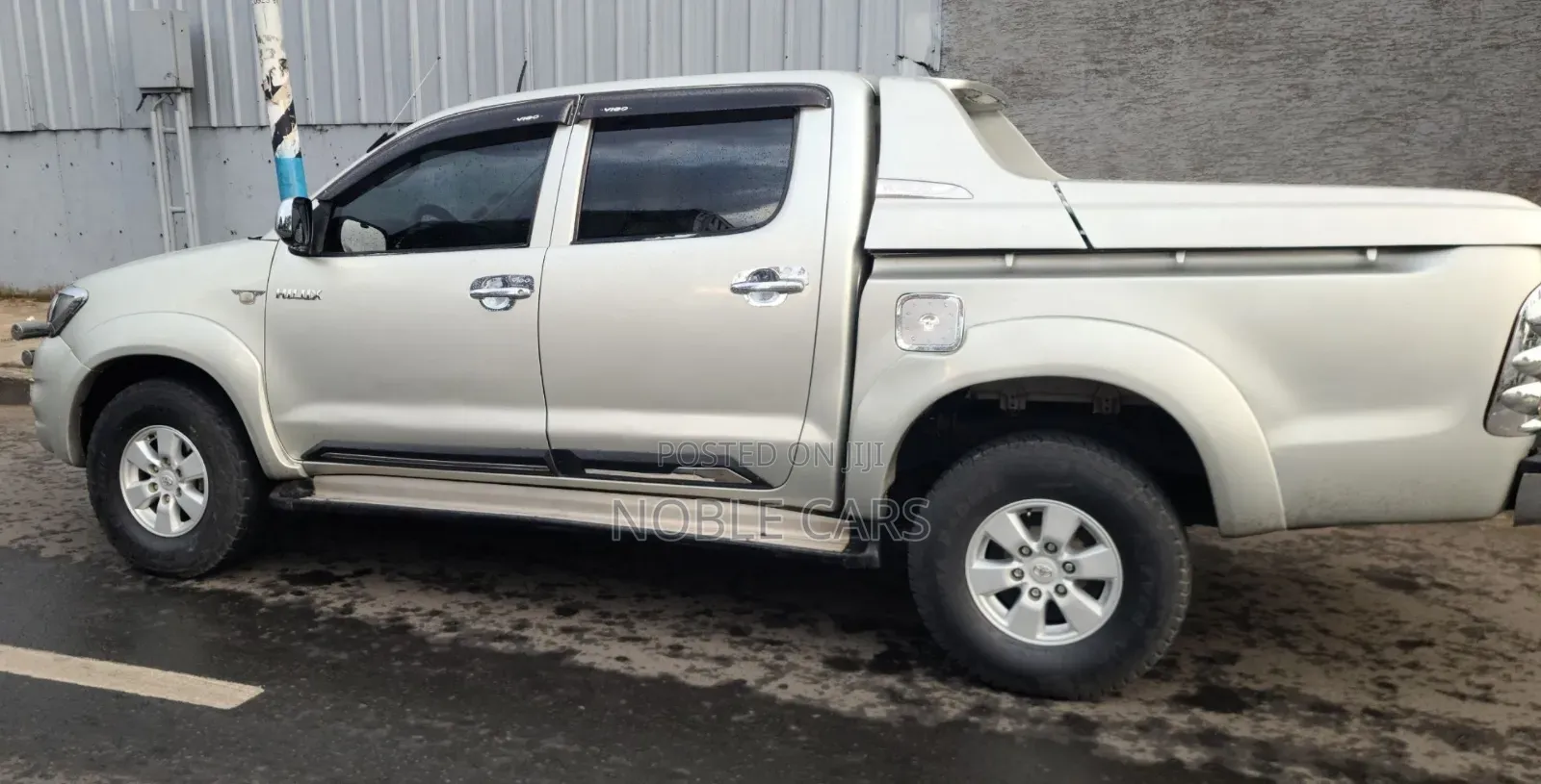 Toyota Hilux 2010 Gold