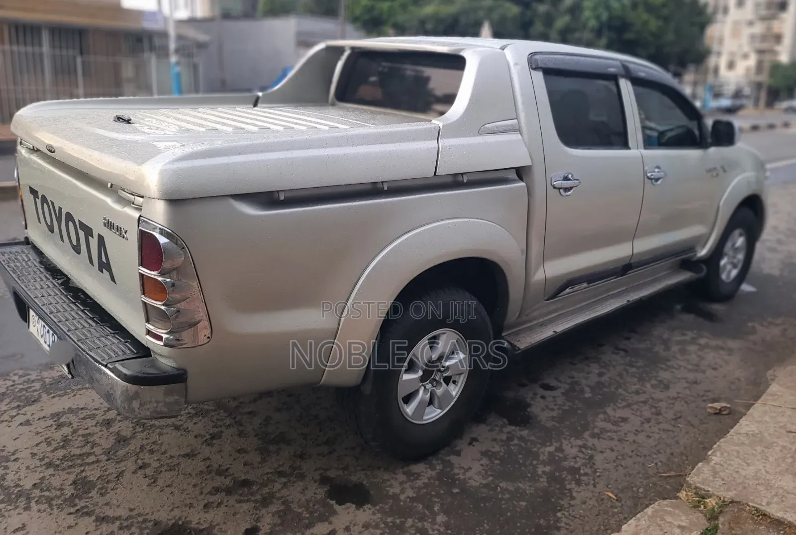Toyota Hilux 2010 Gold