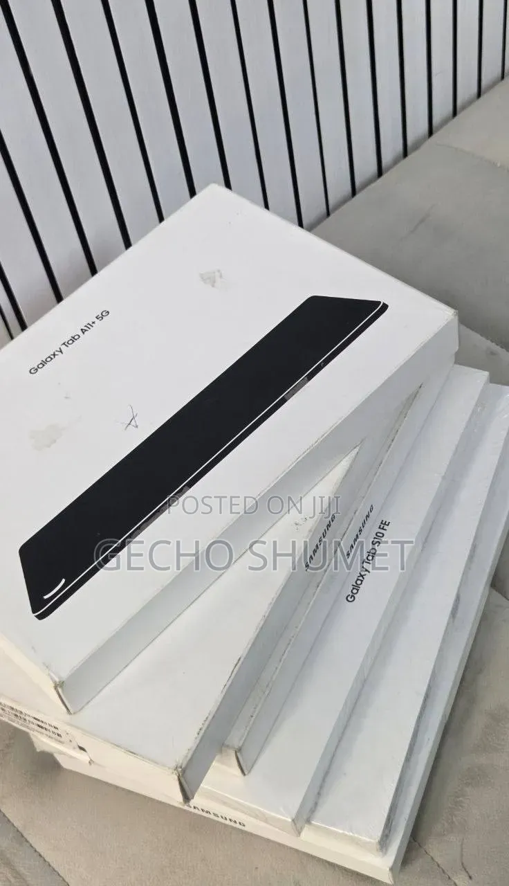 New Laptop Samsung 6GB SSD 128GB