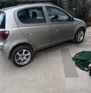 Toyota Yaris 2004 Gray